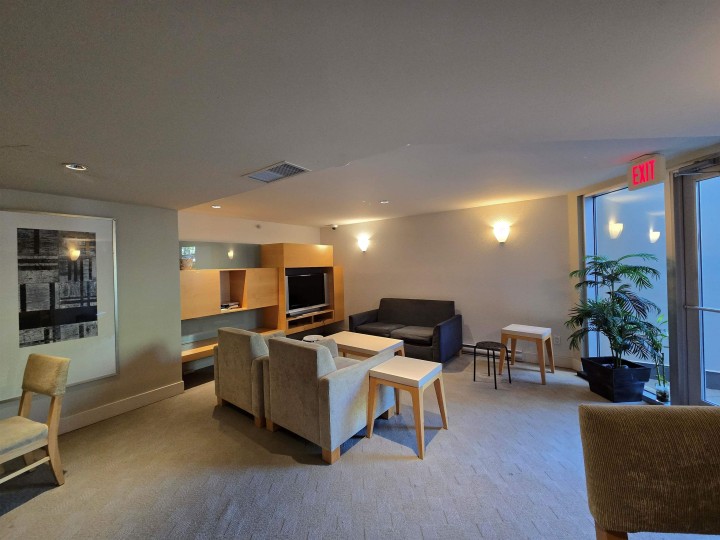 Photo 13 at 810 - 3663 Crowley Drive, Collingwood VE, Vancouver East
