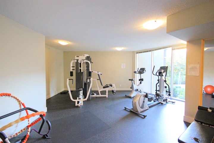 Photo 16 at 810 - 3663 Crowley Drive, Collingwood VE, Vancouver East