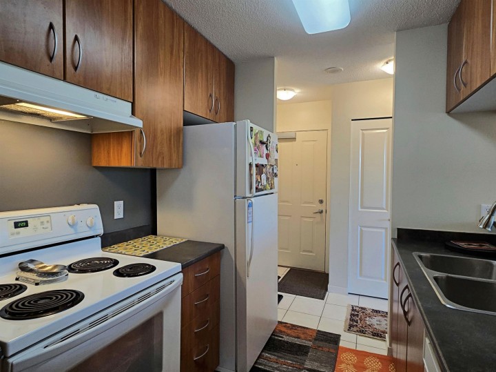 Photo 12 at 810 - 3663 Crowley Drive, Collingwood VE, Vancouver East