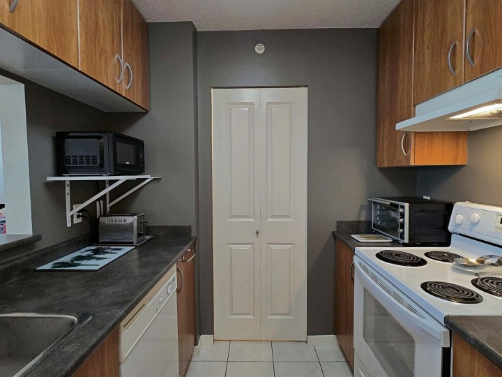 Photo 11 at 810 - 3663 Crowley Drive, Collingwood VE, Vancouver East
