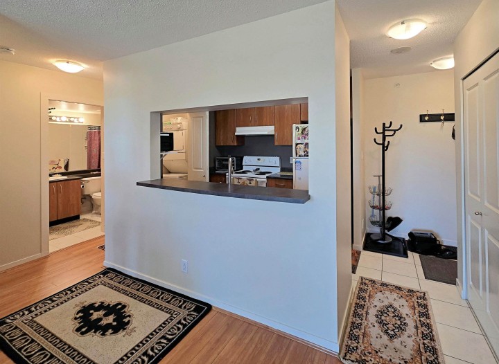 Photo 8 at 810 - 3663 Crowley Drive, Collingwood VE, Vancouver East