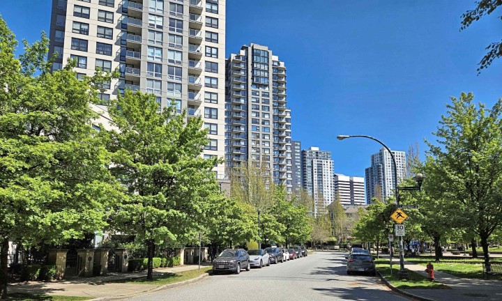 Photo 21 at 810 - 3663 Crowley Drive, Collingwood VE, Vancouver East