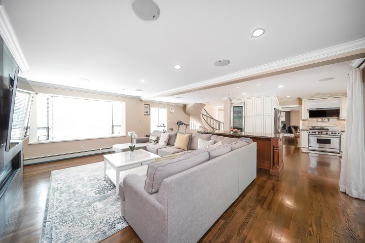 Photo 13 at 435 Inglewood Avenue, Cedardale, West Vancouver
