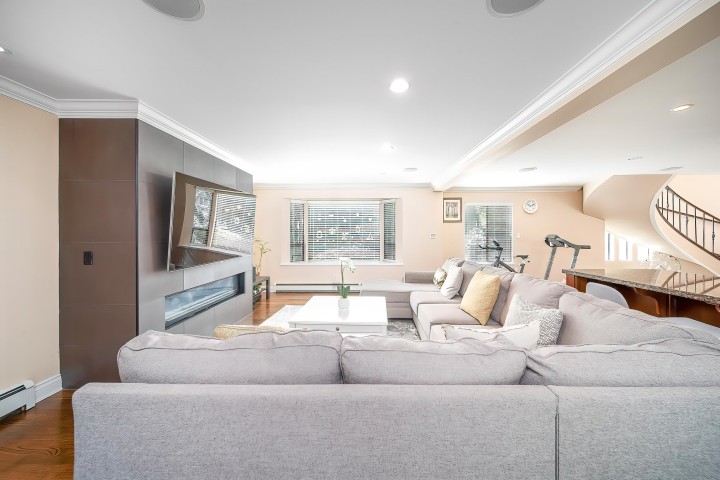 Photo 12 at 435 Inglewood Avenue, Cedardale, West Vancouver