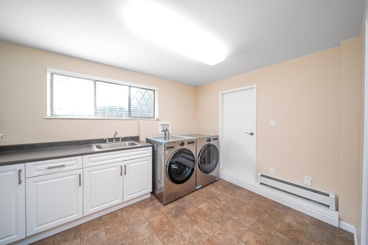 Photo 36 at 435 Inglewood Avenue, Cedardale, West Vancouver