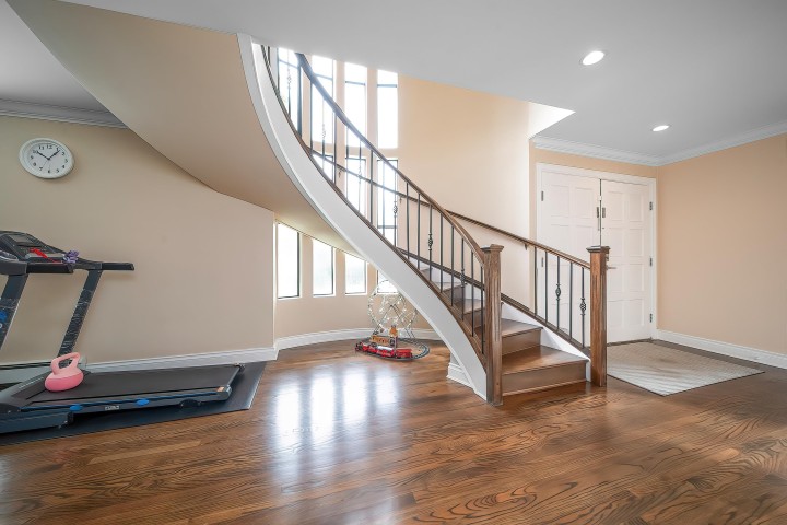 Photo 9 at 435 Inglewood Avenue, Cedardale, West Vancouver