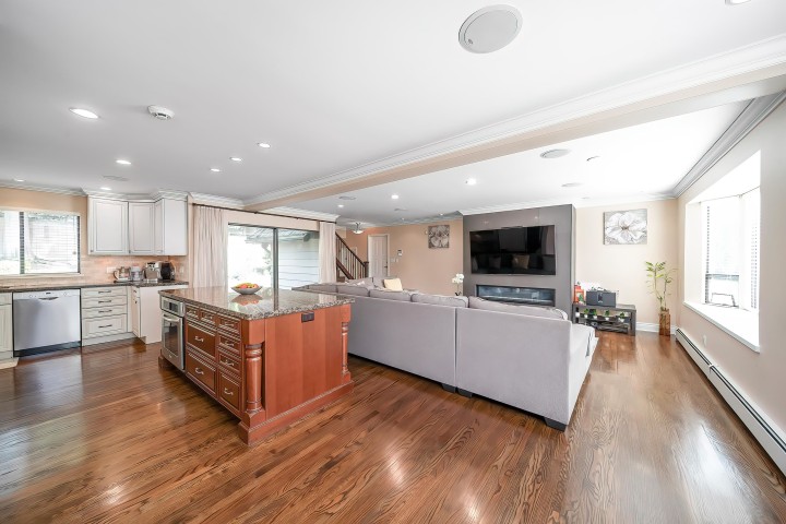 Photo 10 at 435 Inglewood Avenue, Cedardale, West Vancouver