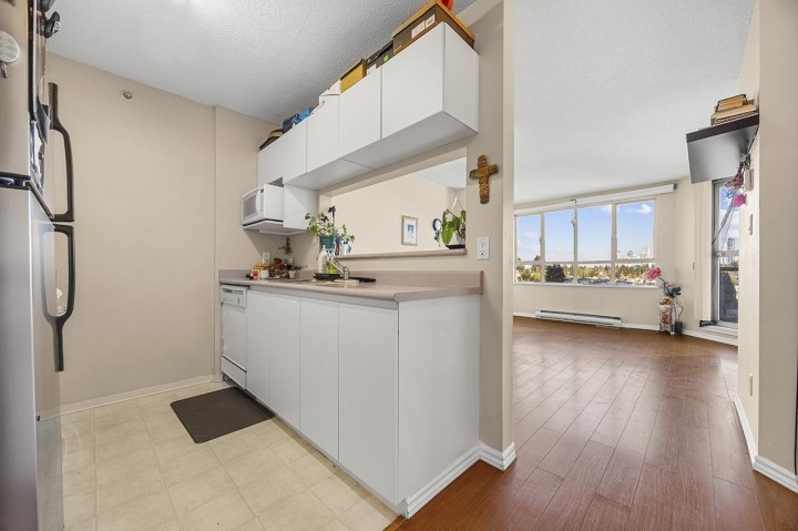Photo 7 at 910 - 3489 Ascot Place, Collingwood VE, Vancouver East