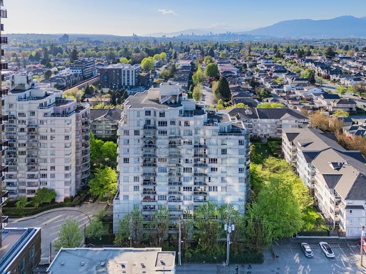 Photo 1 at 910 - 3489 Ascot Place, Collingwood VE, Vancouver East