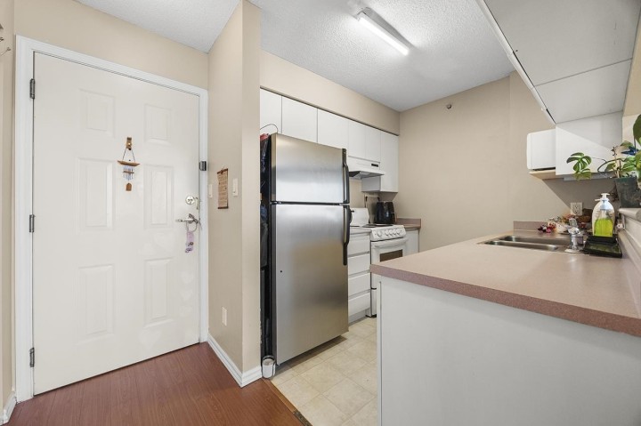 Photo 9 at 910 - 3489 Ascot Place, Collingwood VE, Vancouver East