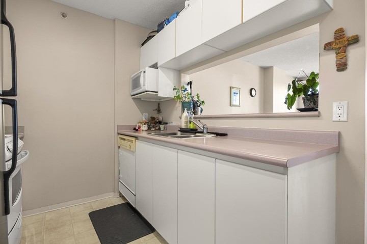 Photo 8 at 910 - 3489 Ascot Place, Collingwood VE, Vancouver East