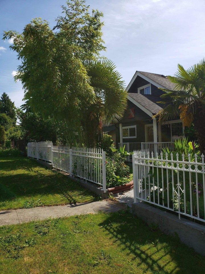 Photo 5 at 4407 Nanaimo Street, Victoria VE, Vancouver East
