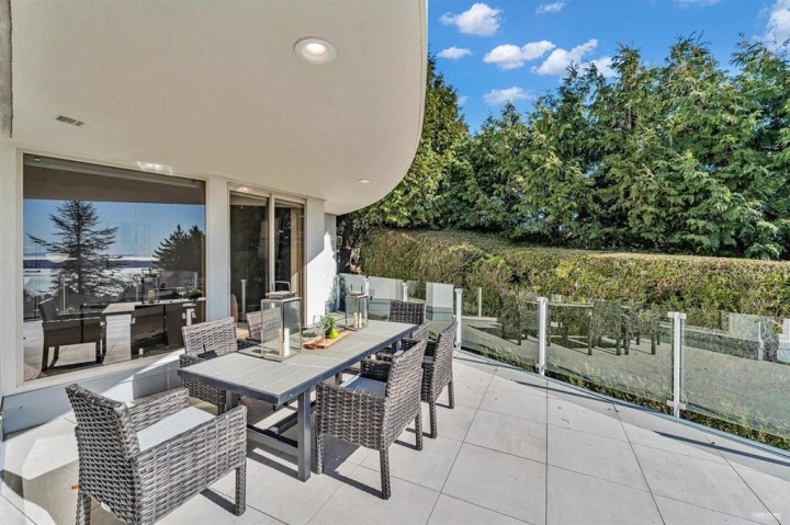 Photo 16 at 1407 Bramwell Road, Chartwell, West Vancouver