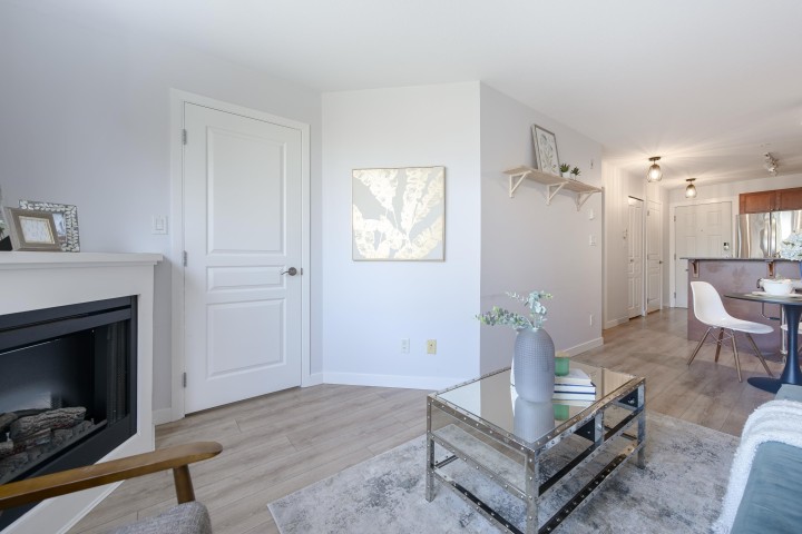 Photo 12 at 206 - 3089 Oak Street, Fairview VW, Vancouver West