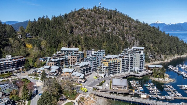 Photo 1 at 406 - 6707 Nelson Avenue, Horseshoe Bay WV, West Vancouver