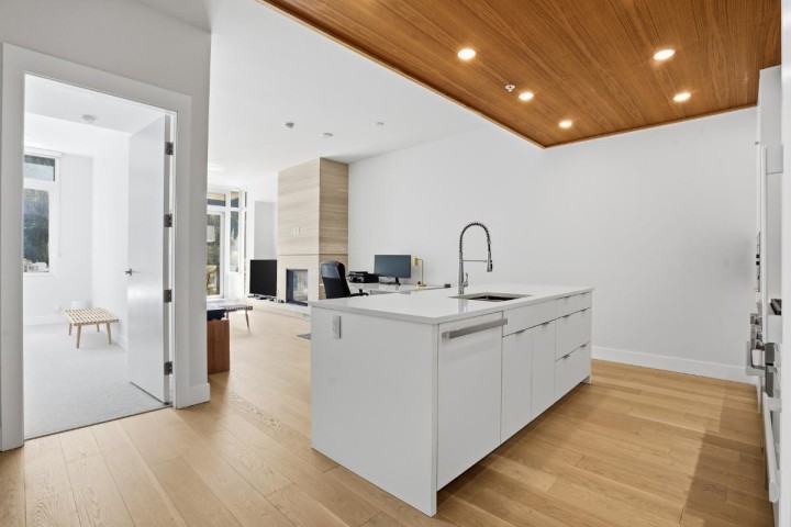 Photo 8 at 406 - 6707 Nelson Avenue, Horseshoe Bay WV, West Vancouver