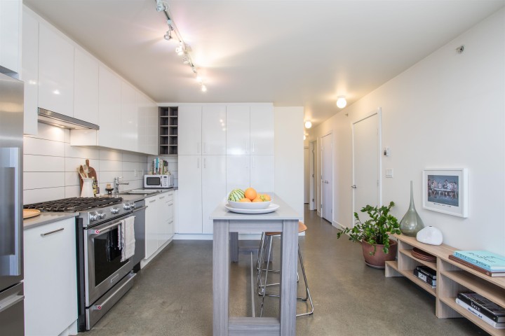 Photo 12 at 307 - 231 E Pender Street, Strathcona, Vancouver East