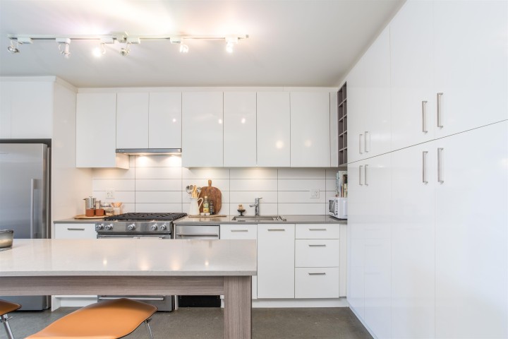 Photo 10 at 307 - 231 E Pender Street, Strathcona, Vancouver East