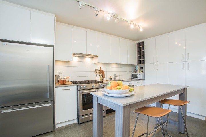 Photo 14 at 307 - 231 E Pender Street, Strathcona, Vancouver East