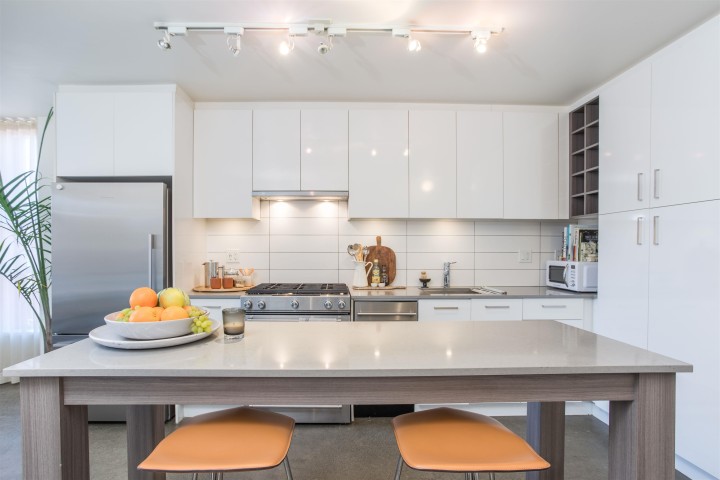 Photo 11 at 307 - 231 E Pender Street, Strathcona, Vancouver East