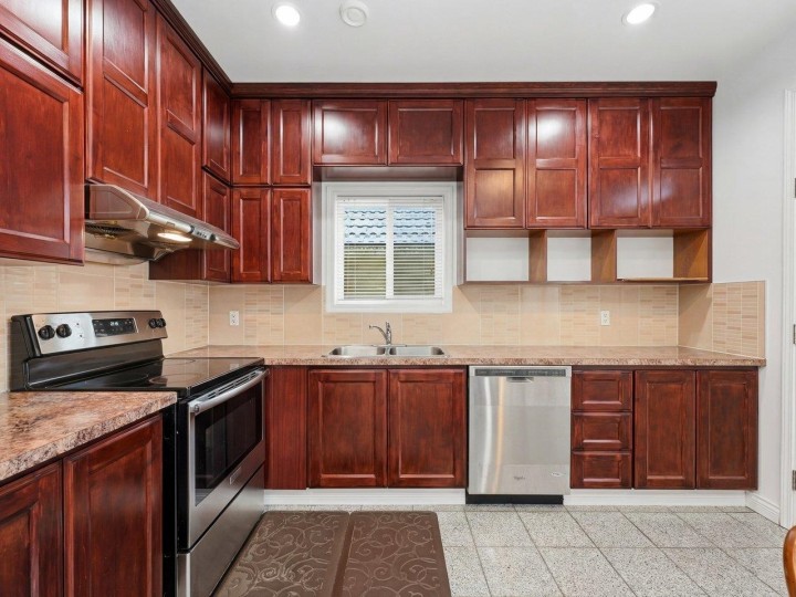 Photo 10 at 1115 Boundary Road, Renfrew VE, Vancouver East