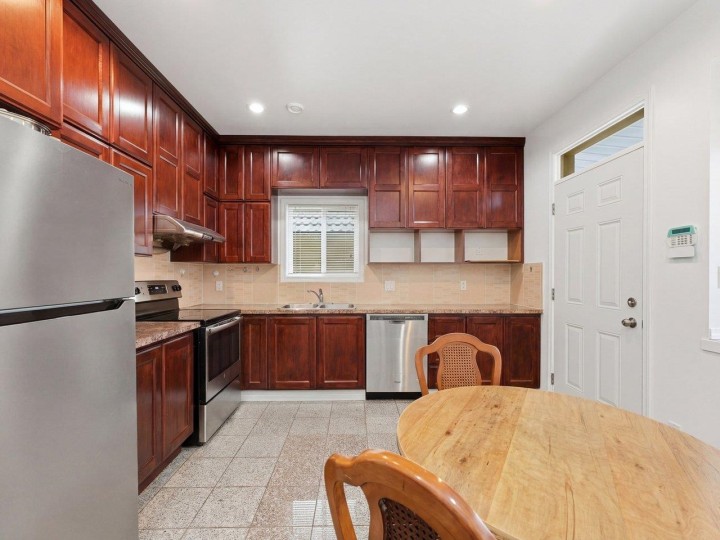Photo 8 at 1115 Boundary Road, Renfrew VE, Vancouver East