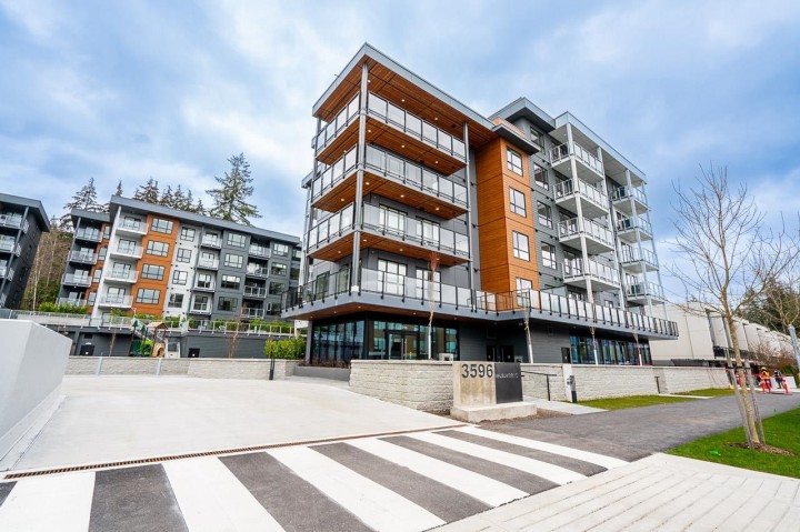 Photo 4 at 412 - 3596 Malsum Drive, Roche Point, North Vancouver
