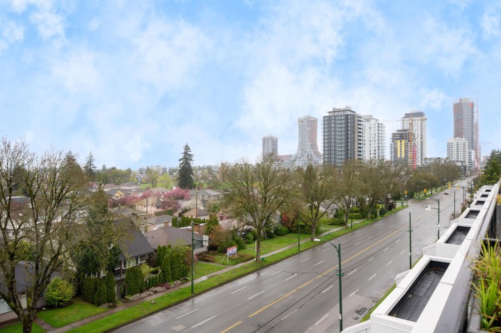Photo 18 at 2 - 128 W Woodstock Avenue, Cambie, Vancouver West