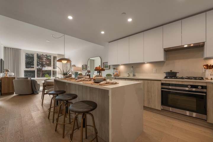 Photo 23 at 307 - 423 6th Street, Park Royal, West Vancouver