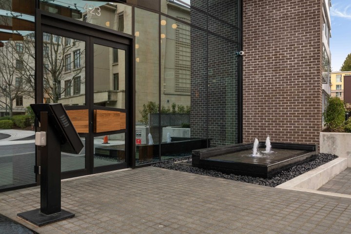 Photo 3 at 307 - 423 6th Street, Park Royal, West Vancouver