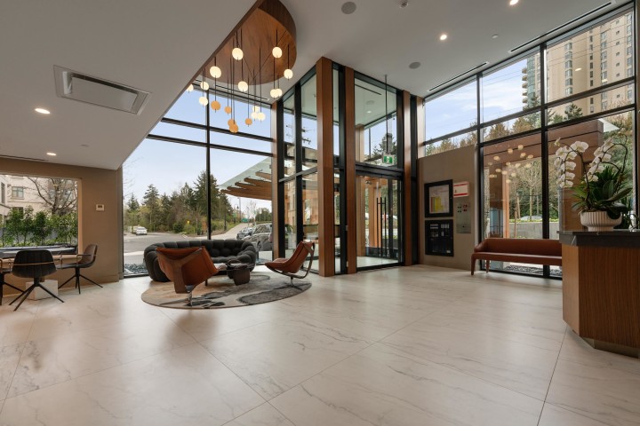 Photo 4 at 307 - 423 6th Street, Park Royal, West Vancouver