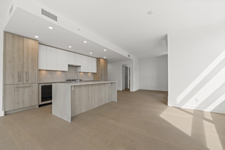 Photo 16 at 305 - 423 6th Street, Park Royal, West Vancouver