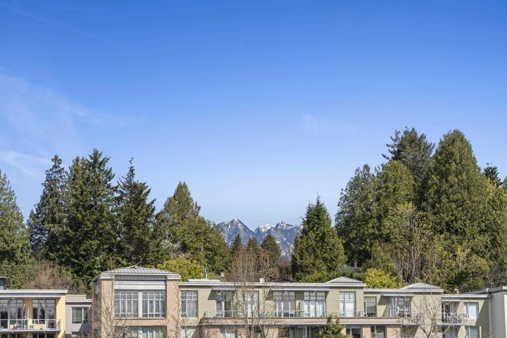 Photo 38 at 305 - 423 6th Street, Park Royal, West Vancouver