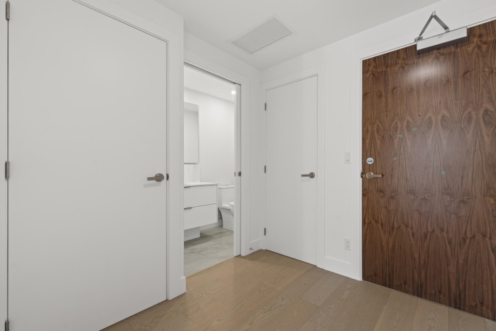 Photo 37 at 305 - 423 6th Street, Park Royal, West Vancouver