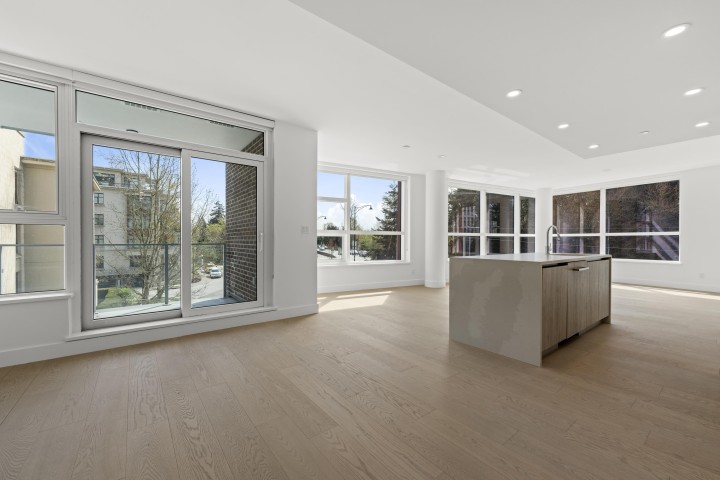 Photo 19 at 305 - 423 6th Street, Park Royal, West Vancouver