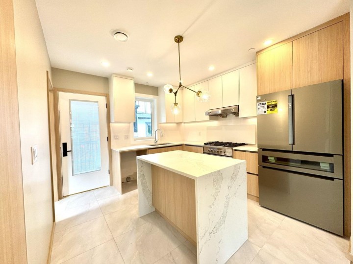 Photo 7 at 5216 Rupert Street, Collingwood VE, Vancouver East