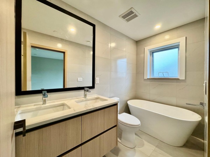 Photo 10 at 5216 Rupert Street, Collingwood VE, Vancouver East
