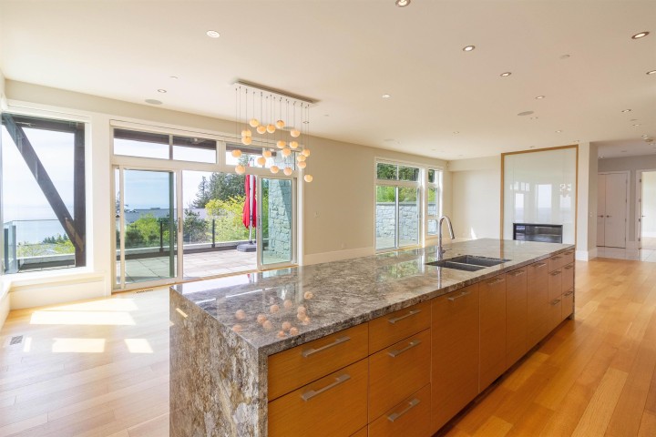 Photo 11 at 2948 Burfield Place, Cypress Park Estates, West Vancouver