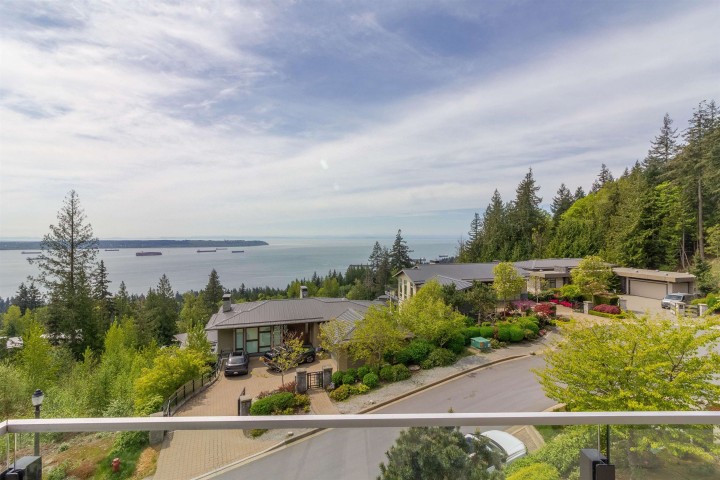 Photo 4 at 2948 Burfield Place, Cypress Park Estates, West Vancouver