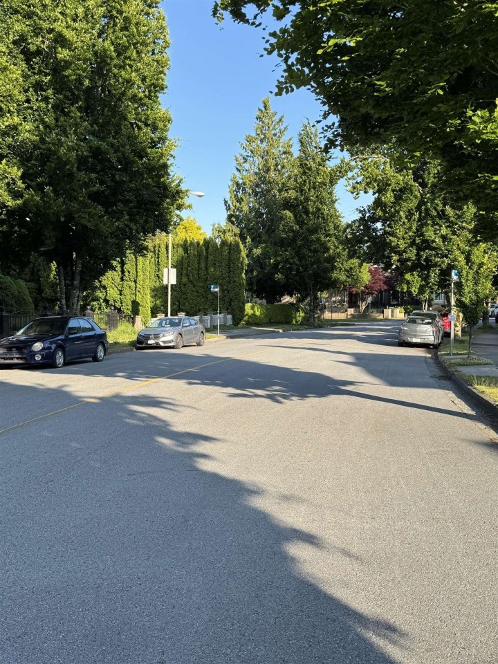 Photo 3 at 2511 Upland Drive, Fraserview VE, Vancouver East