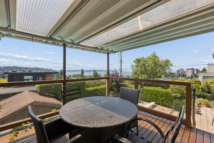 Photo 13 at 1092 Duchess Avenue, Sentinel Hill, West Vancouver