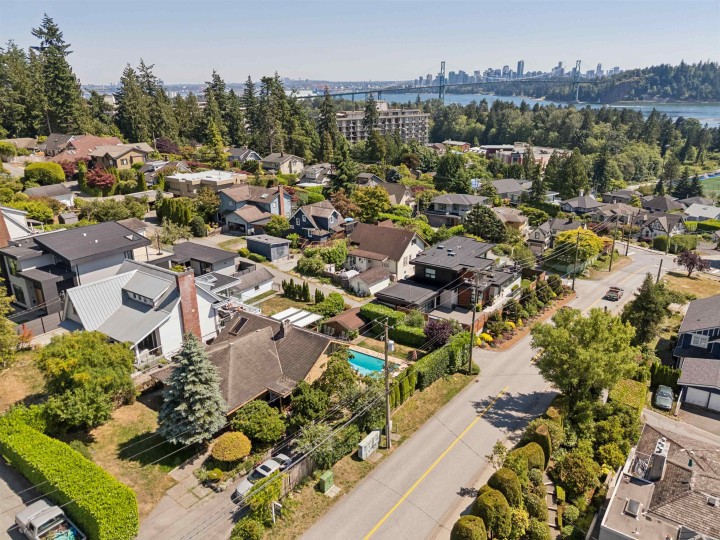 Photo 36 at 1092 Duchess Avenue, Sentinel Hill, West Vancouver