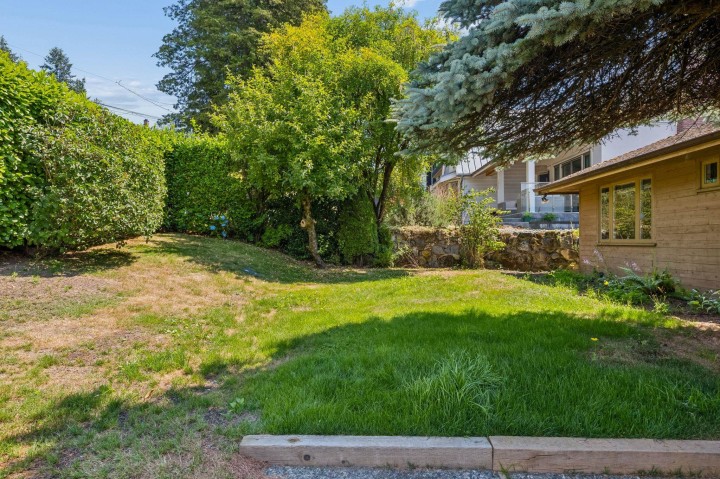 Photo 32 at 1092 Duchess Avenue, Sentinel Hill, West Vancouver