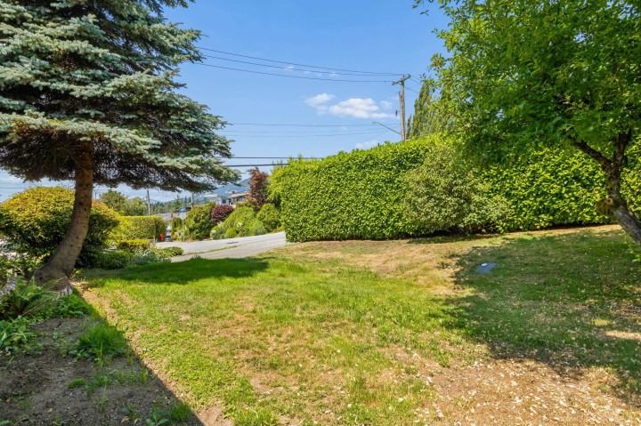 Photo 33 at 1092 Duchess Avenue, Sentinel Hill, West Vancouver