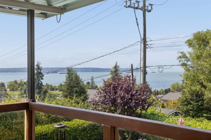 Photo 14 at 1092 Duchess Avenue, Sentinel Hill, West Vancouver
