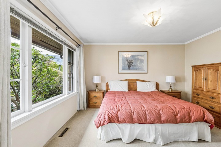 Photo 15 at 1092 Duchess Avenue, Sentinel Hill, West Vancouver