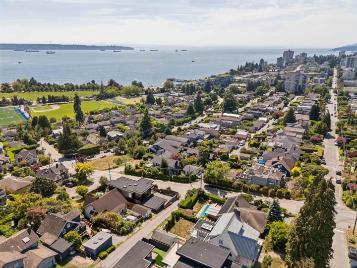 Photo 40 at 1092 Duchess Avenue, Sentinel Hill, West Vancouver