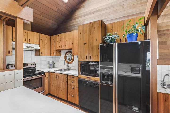 Photo 8 at 1092 Duchess Avenue, Sentinel Hill, West Vancouver