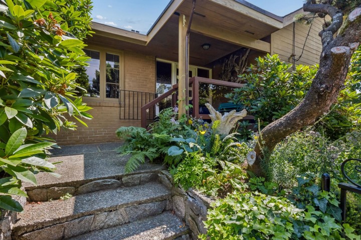 Photo 25 at 1092 Duchess Avenue, Sentinel Hill, West Vancouver