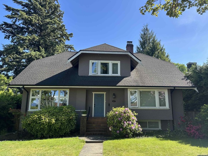Photo 4 at 4678 W 3rd Avenue, Point Grey, Vancouver West